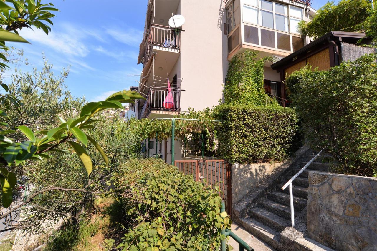 Apartment Near The Sea 650 Rabac Exterior photo